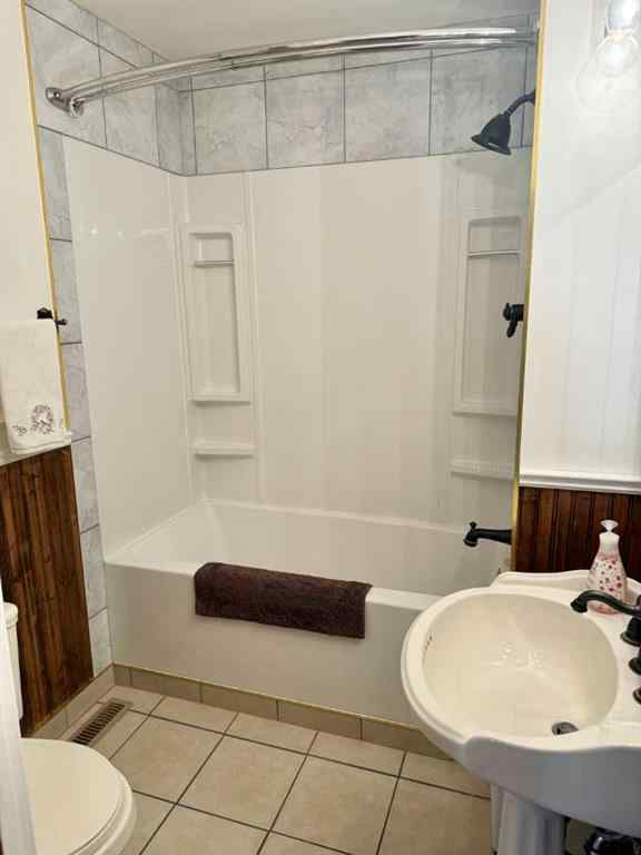 MLS® A2210573 - 103 Centre Street   in NONE McLennan, Residential