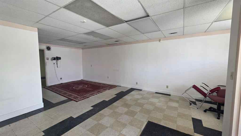 MLS® A2210579 - 2008 36 Street SE in Forest Lawn Calgary, Commercial