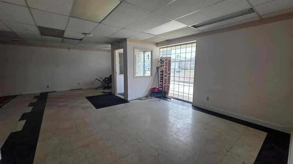 MLS® A2210579 - 2008 36 Street SE in Forest Lawn Calgary, Commercial