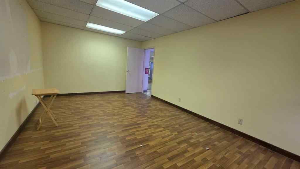MLS® A2210579 - 2008 36 Street SE in Forest Lawn Calgary, Commercial