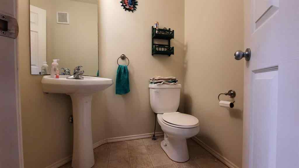 MLS® A2210638 - 1216 1 Avenue NW in Midland Drumheller, Residential