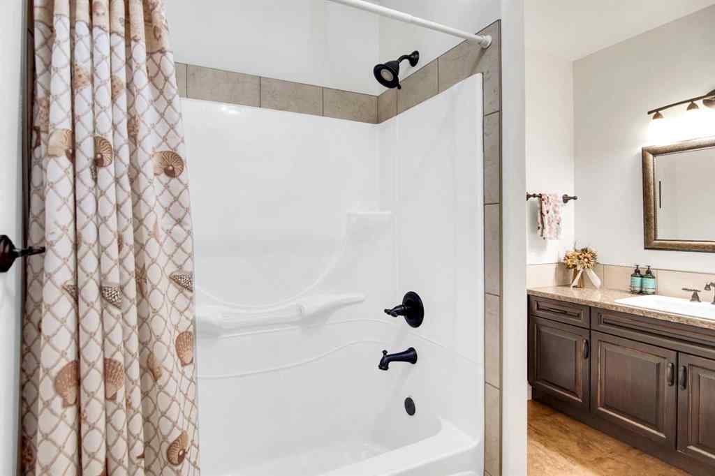 MLS® A2210784 - 533 Birch Close   in NONE Birchcliff, Residential