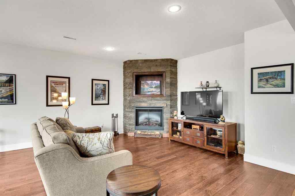 MLS® A2210784 - 533 Birch Close   in NONE Birchcliff, Residential