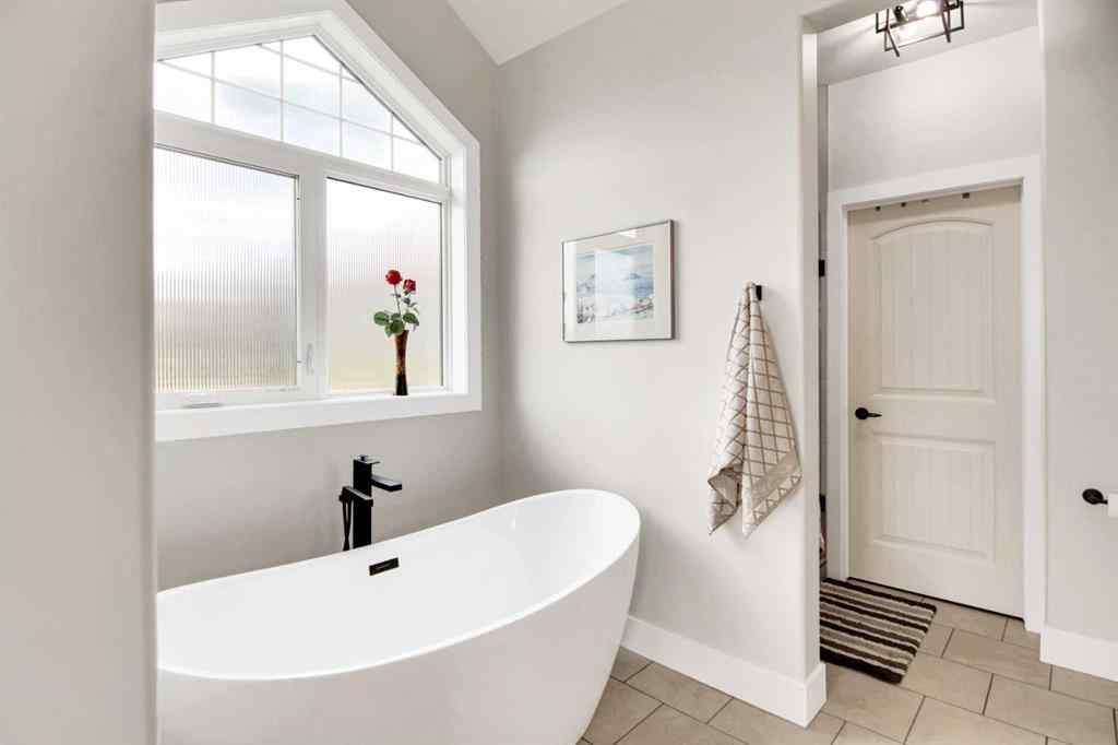 MLS® A2210784 - 533 Birch Close   in NONE Birchcliff, Residential