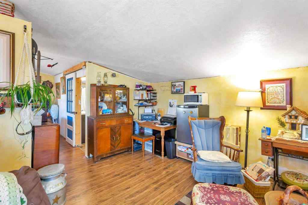 MLS® A2210842 - 48 Main Street E in NONE Big Valley, Commercial