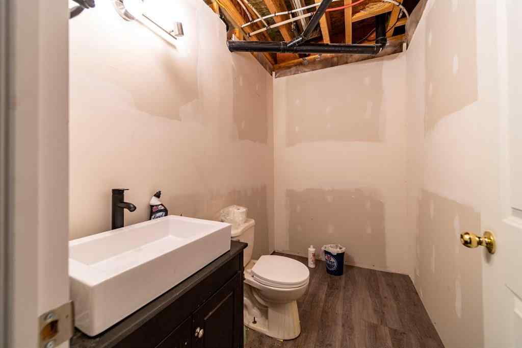 MLS® A2210992 - 402 Queen Street  in Chauvin Chauvin, Residential