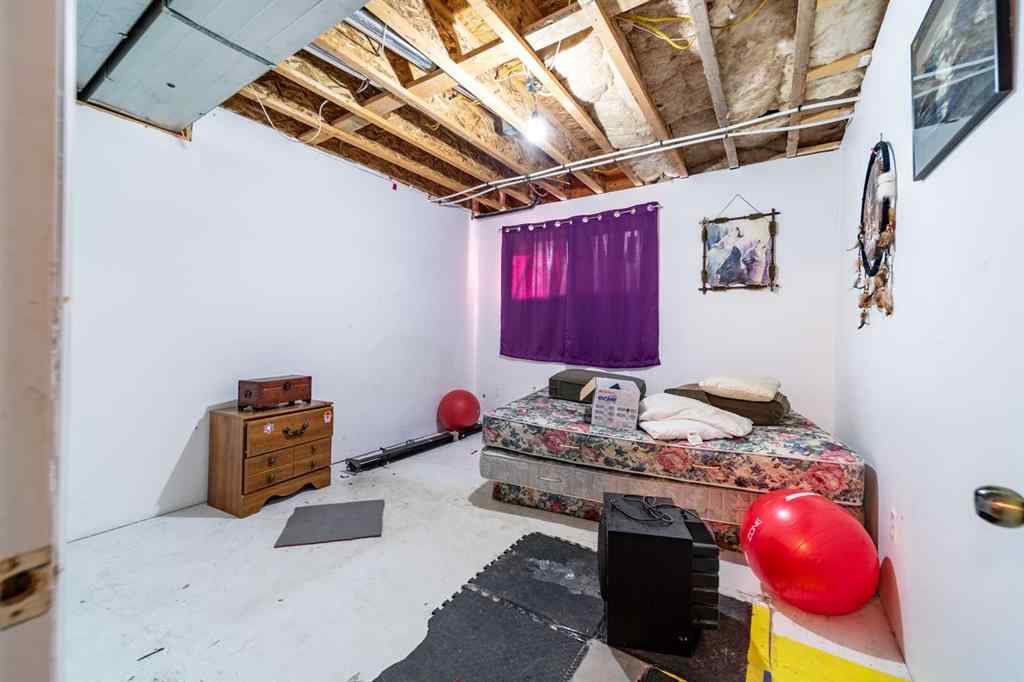 MLS® A2210992 - 402 Queen Street  in Chauvin Chauvin, Residential