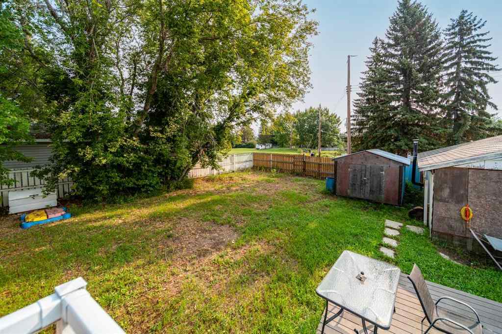 MLS® A2210992 - 402 Queen Street  in Chauvin Chauvin, Residential