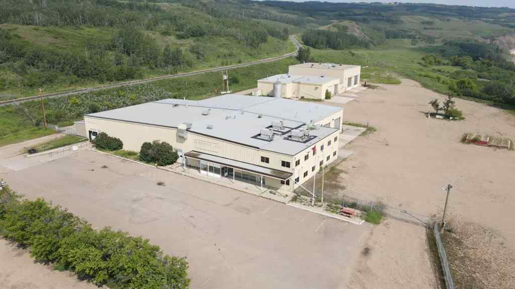 MLS® A2211122 - 8610 87 Avenue  in Industrial Area Peace River, Commercial