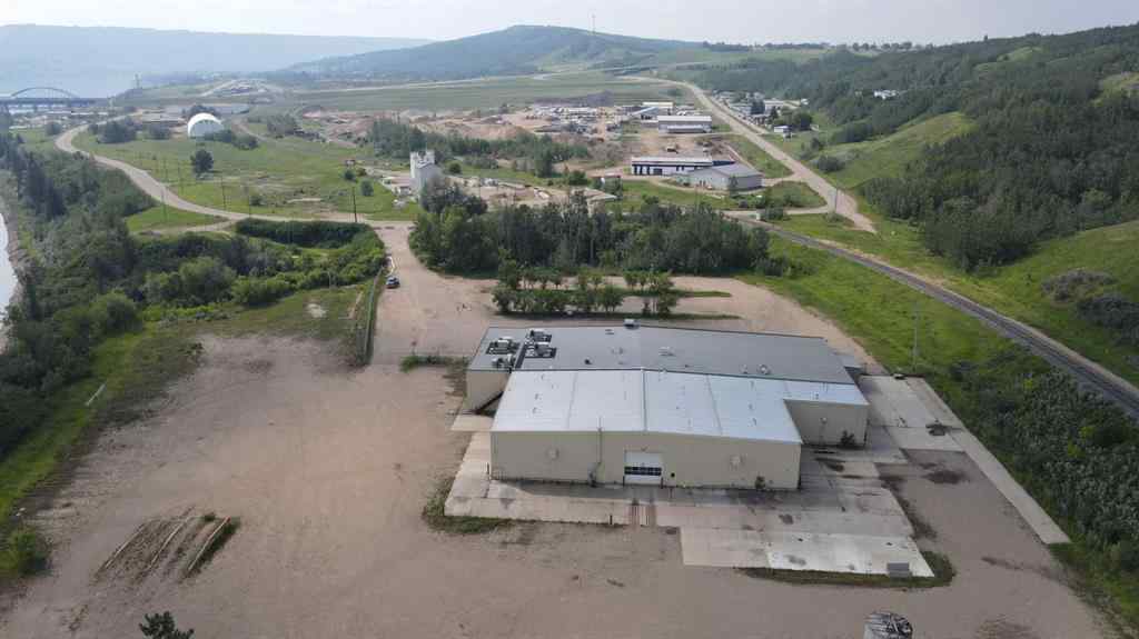 MLS® A2211122 - 8610 87 Avenue  in Industrial Area Peace River, Commercial