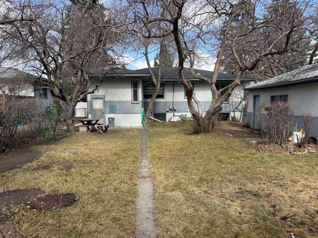 MLS® A2211175 - 2111 Halifax Crescent NW in Banff Trail Calgary, Residential