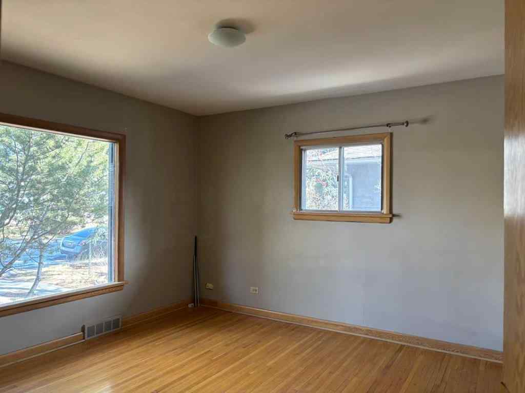MLS® A2211175 - 2111 Halifax Crescent NW in Banff Trail Calgary, Residential