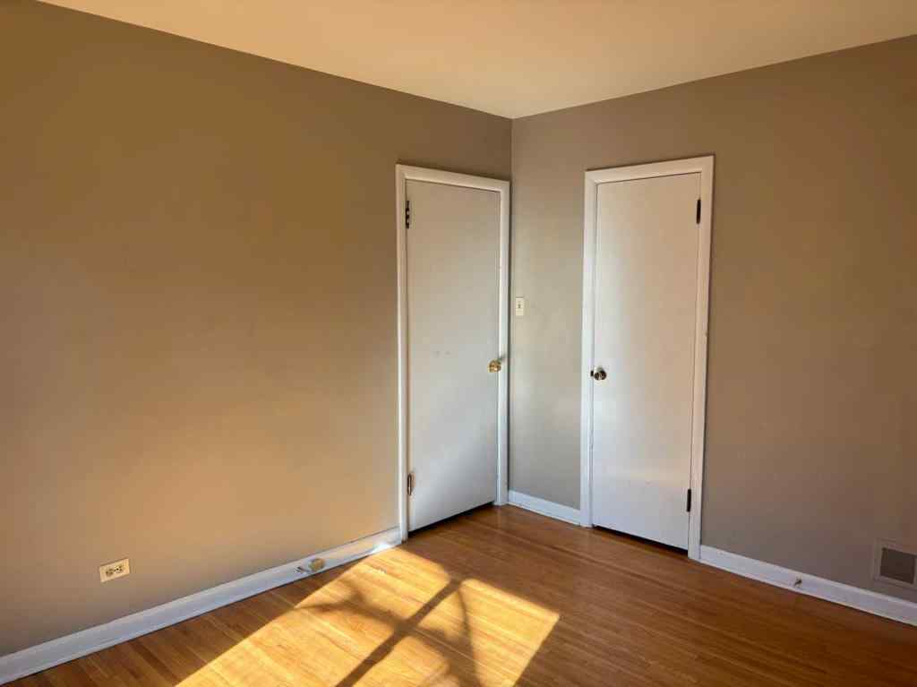 MLS® A2211175 - 2111 Halifax Crescent NW in Banff Trail Calgary, Residential