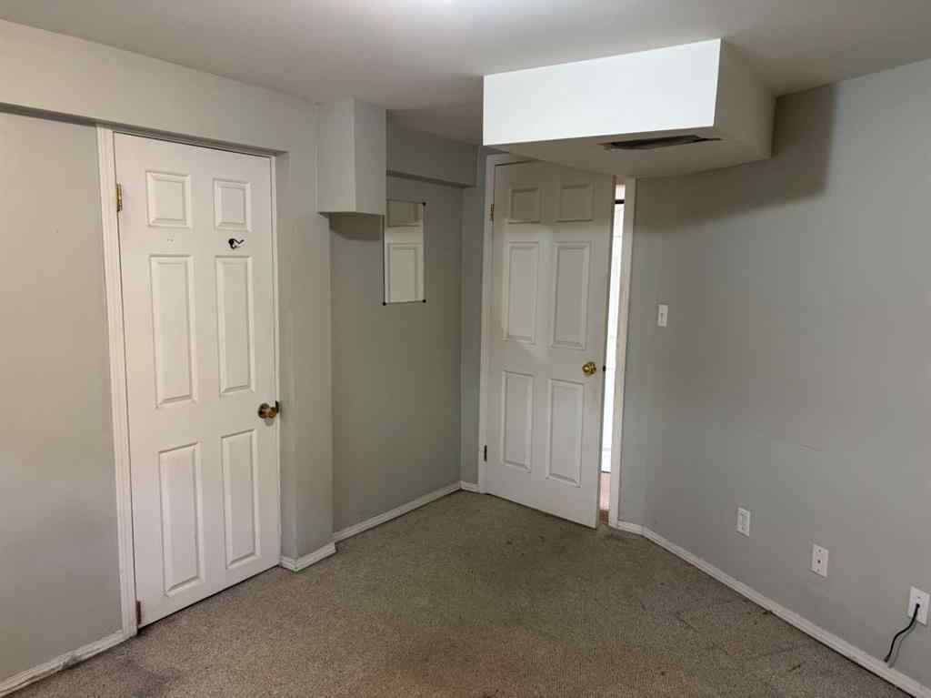 MLS® A2211175 - 2111 Halifax Crescent NW in Banff Trail Calgary, Residential
