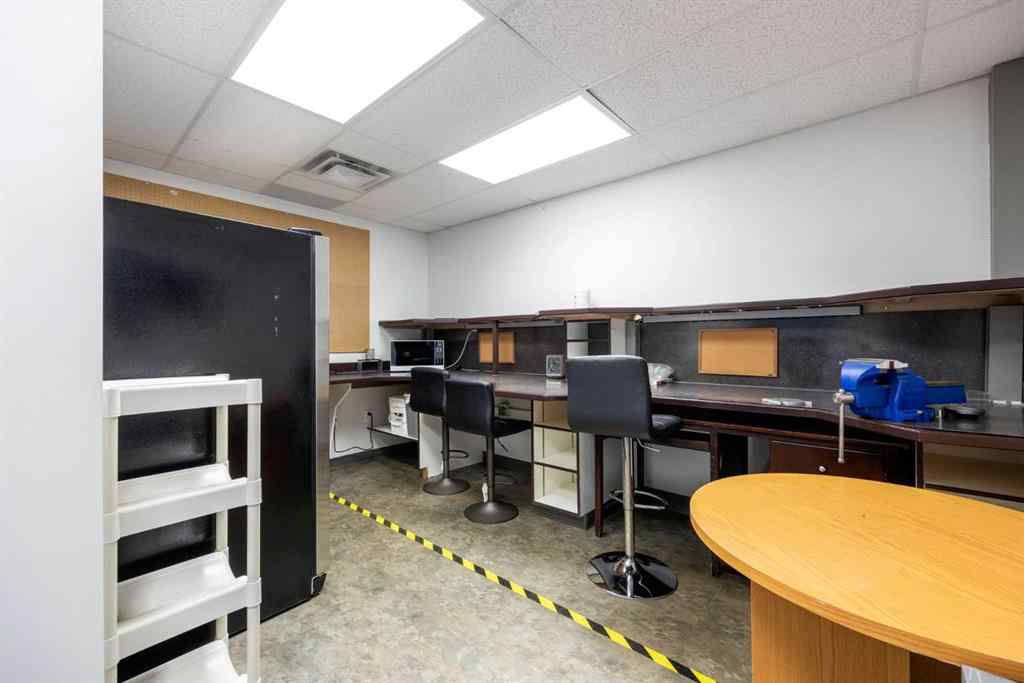 MLS® A2211191 - Unit #4 340 Taiga Nova   in Taiga Nova Eco-Industrial Park Fort McMurray, Commercial