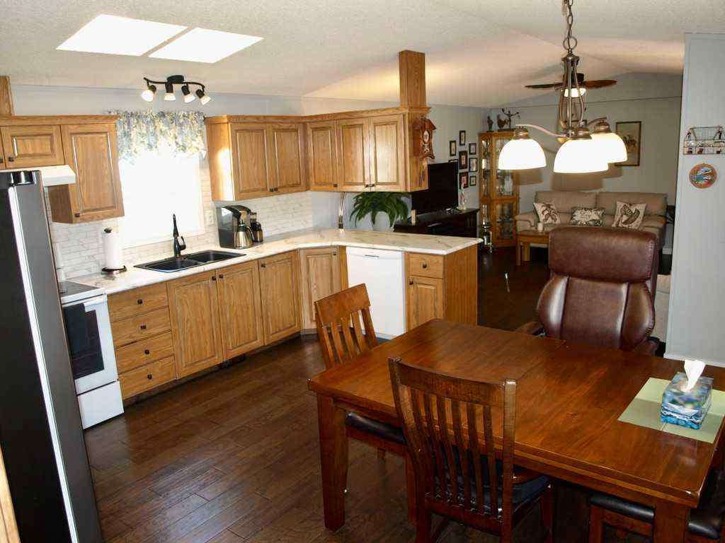 MLS® A2211244 - 4901 Dorchester Avenue  in Davenport Red Deer, Mobile