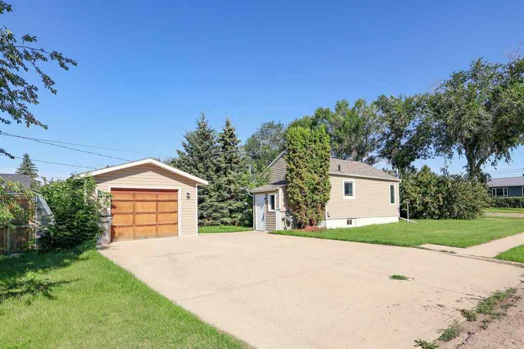 MLS® A2211413 - 6001 51 Avenue  in Rosedale Stettler, Residential