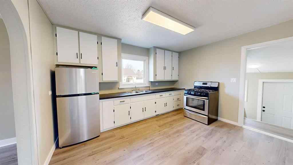 MLS® A2211413 - 6001 51 Avenue  in Rosedale Stettler, Residential