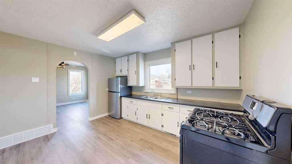 MLS® A2211413 - 6001 51 Avenue  in Rosedale Stettler, Residential