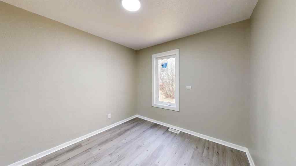MLS® A2211413 - 6001 51 Avenue  in Rosedale Stettler, Residential