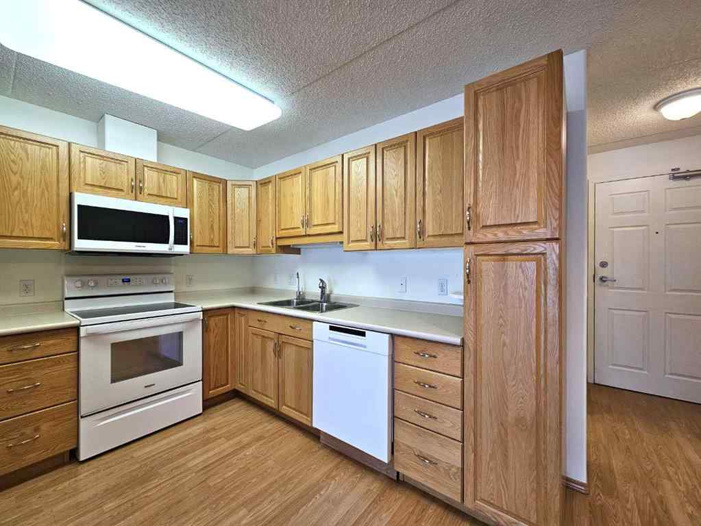 MLS® A2211497 - Unit #202 777 48 Street   in Edson Edson, Residential