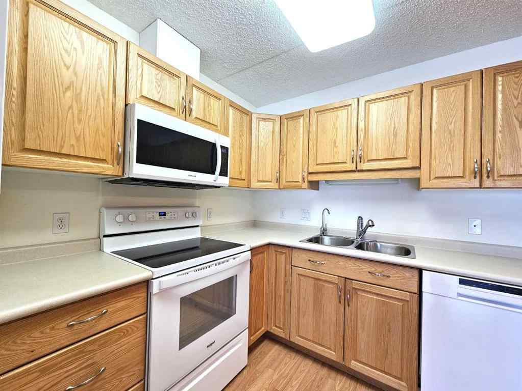 MLS® A2211497 - Unit #202 777 48 Street   in Edson Edson, Residential