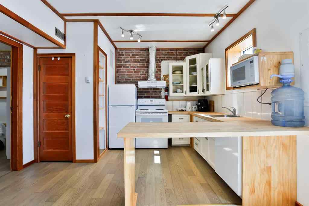 MLS® A2211609 - 320 Railway Avenue  in NONE Granum, Commercial