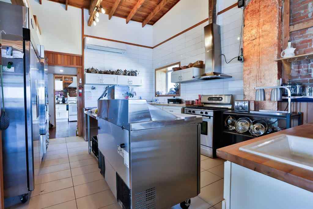 MLS® A2211609 - 320 Railway Avenue  in NONE Granum, Commercial