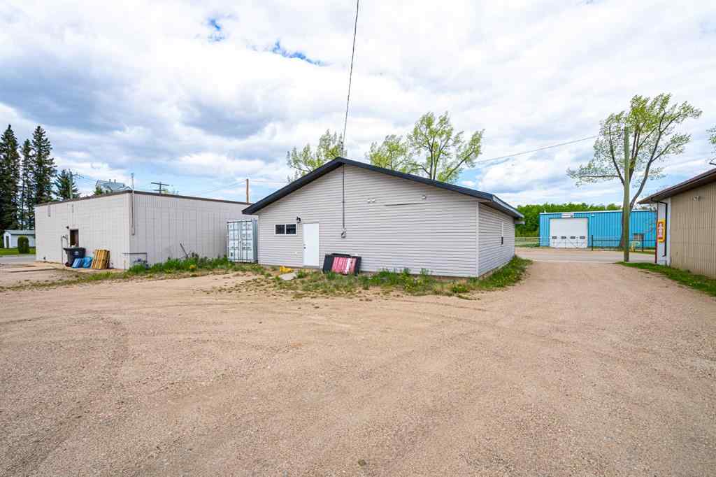 MLS® A2211615 - 23 Railway Avenue N in Marwayne Marwayne, Commercial
