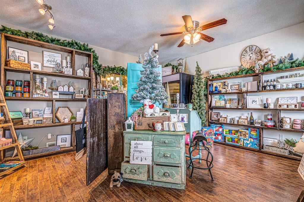 MLS® A2211615 - 23 Railway Avenue N in Marwayne Marwayne, Commercial