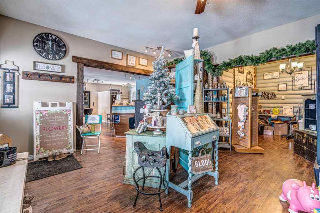 MLS® A2211615 - 23 Railway Avenue N in Marwayne Marwayne, Commercial