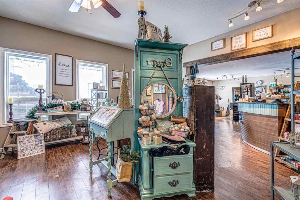 MLS® A2211615 - 23 Railway Avenue N in Marwayne Marwayne, Commercial