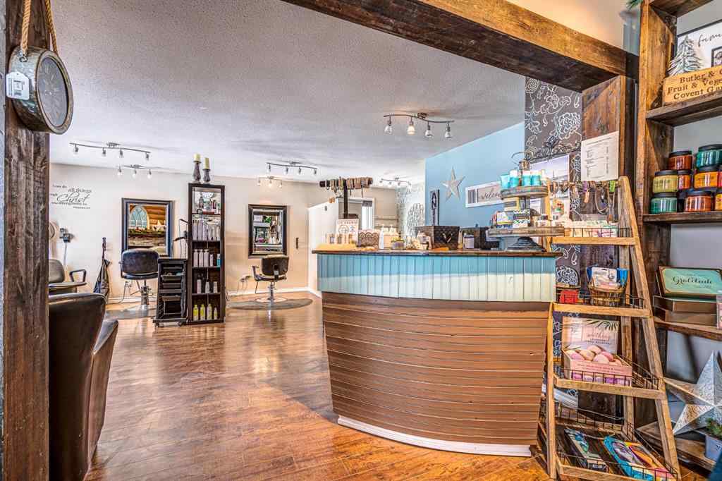 MLS® A2211615 - 23 Railway Avenue N in Marwayne Marwayne, Commercial