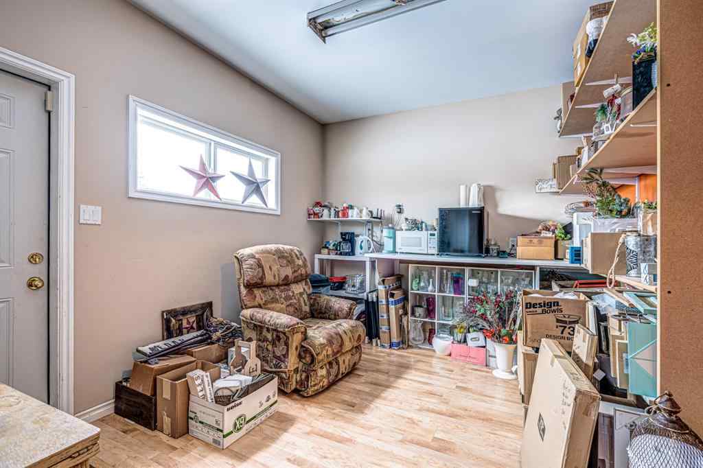 MLS® A2211615 - 23 Railway Avenue N in Marwayne Marwayne, Commercial