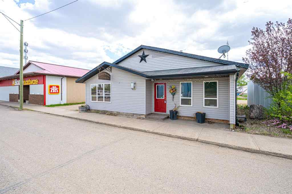 MLS® A2211615 - 23 Railway Avenue N in Marwayne Marwayne, Commercial