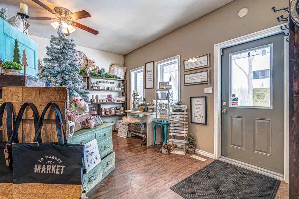 MLS® A2211715 - 23 Railway Avenue N in Marwayne Marwayne, Commercial