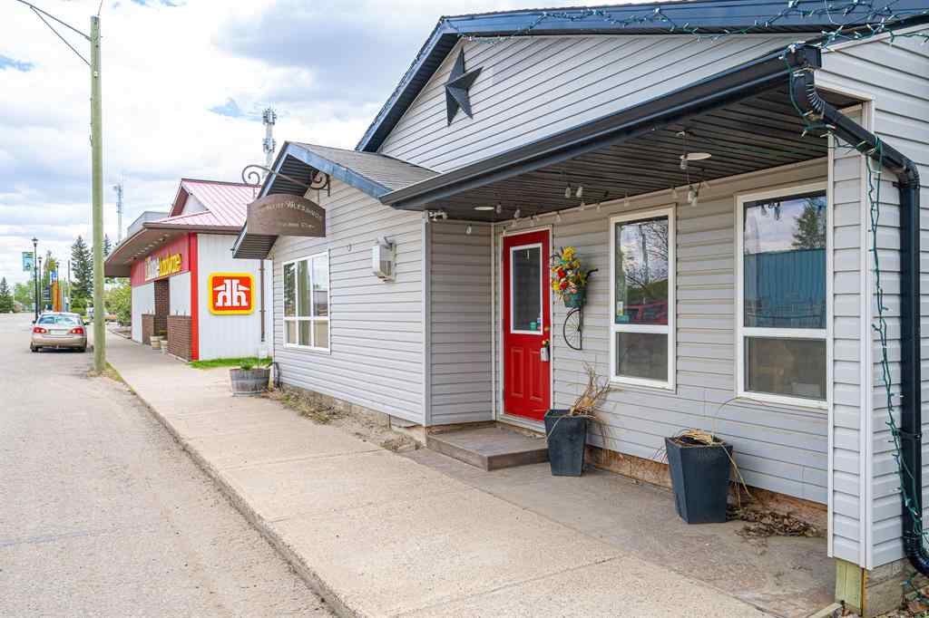 MLS® A2211715 - 23 Railway Avenue N in Marwayne Marwayne, Commercial