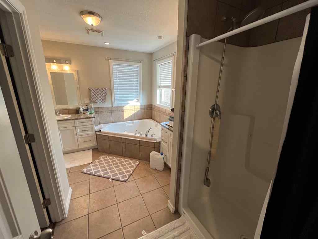 MLS® A2211781 - 4417 52A Street  in NONE Grimshaw, Residential