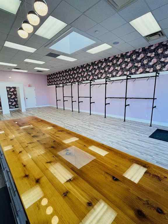 MLS® A2211841 - Unit #108 1310 Kingsway Avenue SE in NONE Medicine Hat, Commercial