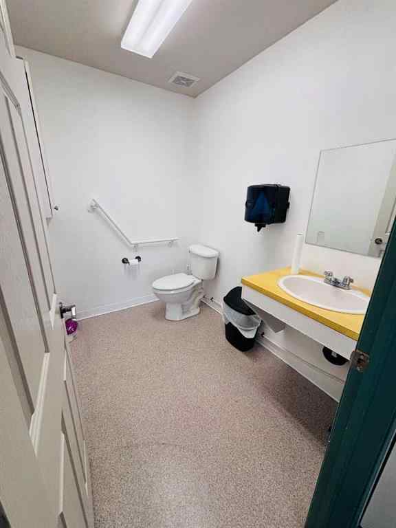 MLS® A2211841 - Unit #108 1310 Kingsway Avenue SE in NONE Medicine Hat, Commercial