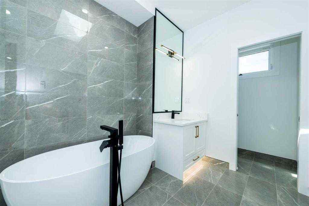 MLS® A2211962 - 105 Hartford Road NW in Highwood Calgary, Residential