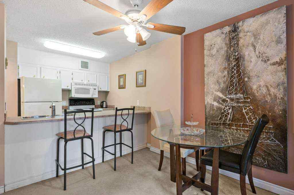 MLS® A2212029 - Unit #502 738 3 Avenue SW in Eau Claire Calgary, Residential