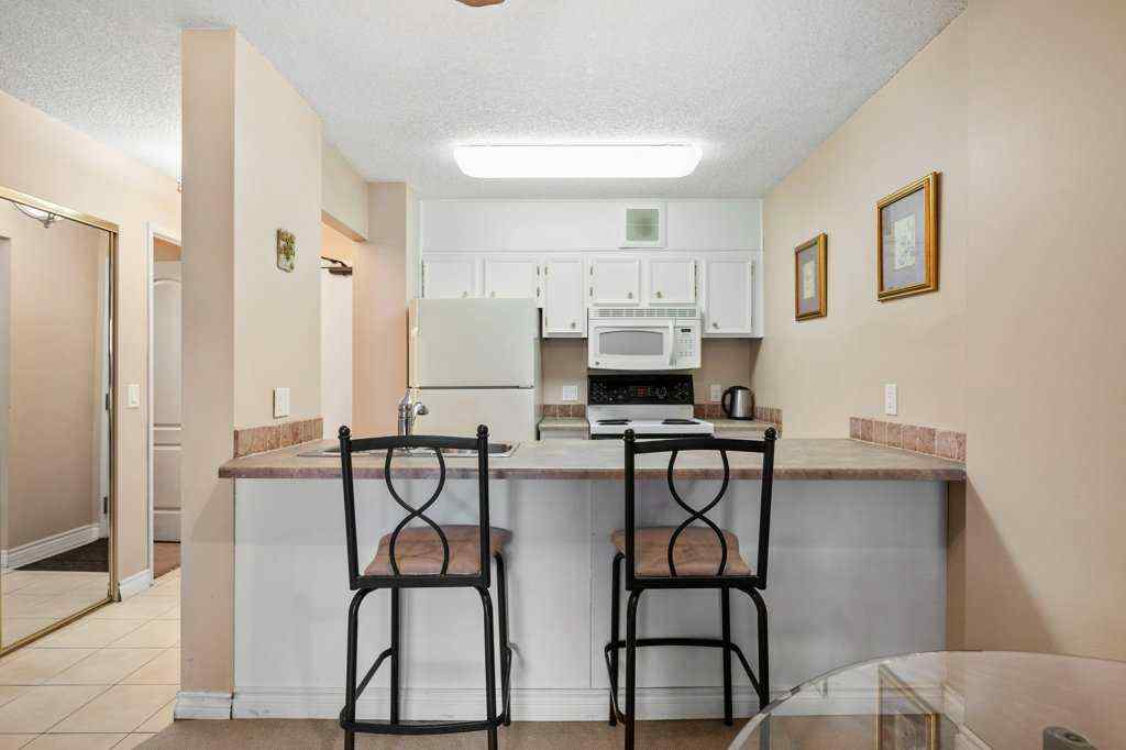 MLS® A2212029 - Unit #502 738 3 Avenue SW in Eau Claire Calgary, Residential