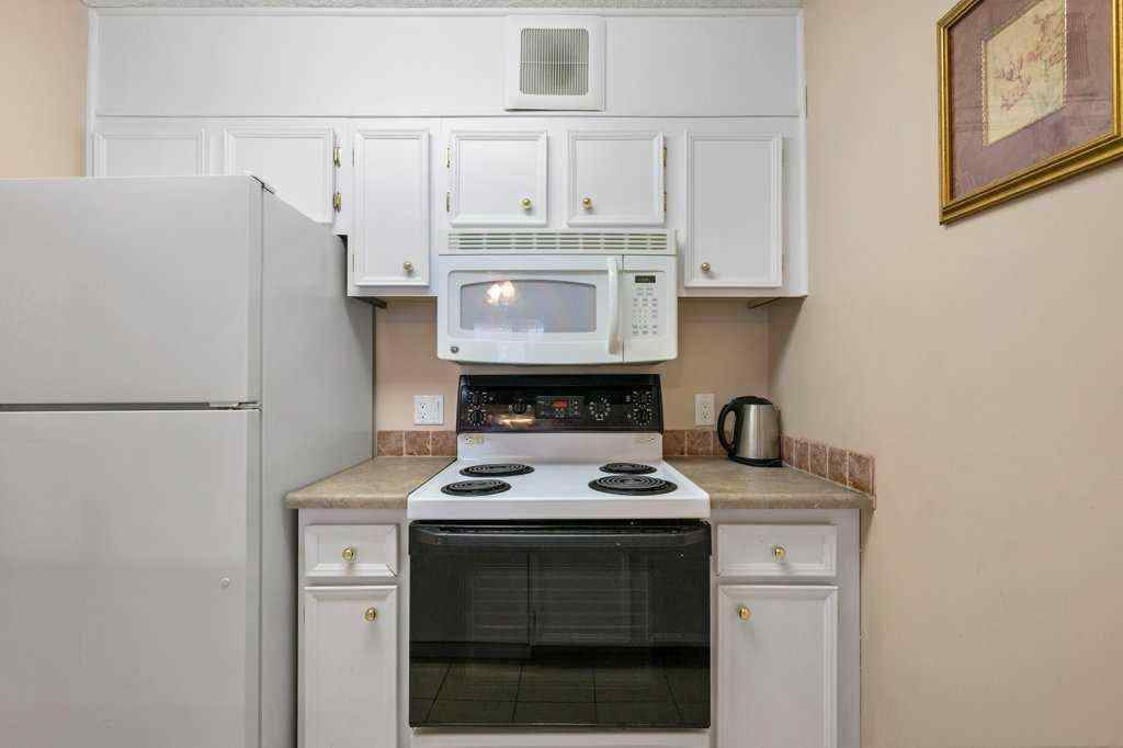 MLS® A2212029 - Unit #502 738 3 Avenue SW in Eau Claire Calgary, Residential