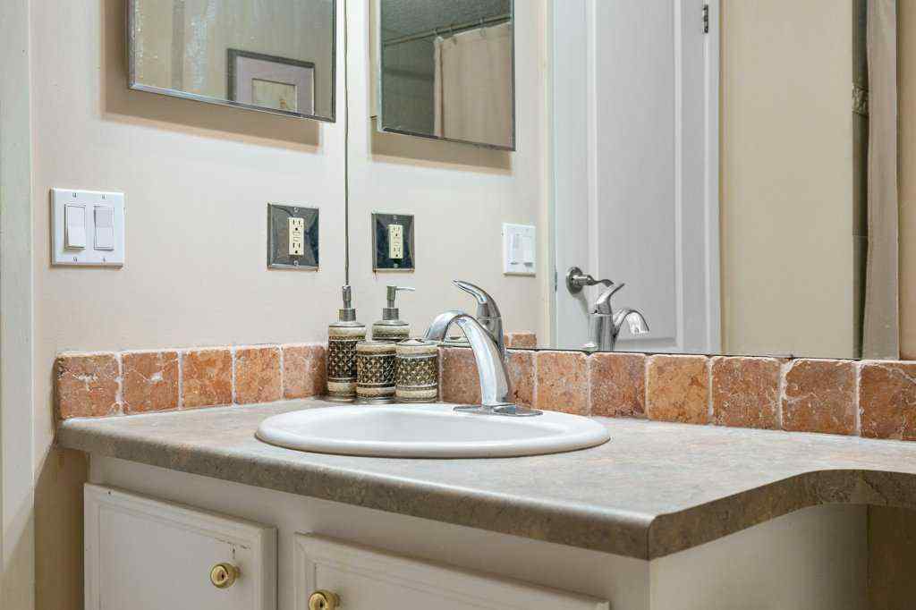 MLS® A2212029 - Unit #502 738 3 Avenue SW in Eau Claire Calgary, Residential
