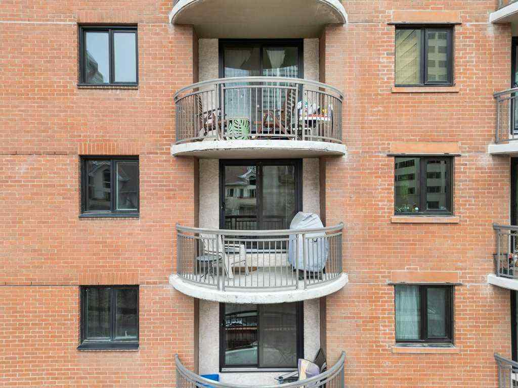 MLS® A2212029 - Unit #502 738 3 Avenue SW in Eau Claire Calgary, Residential