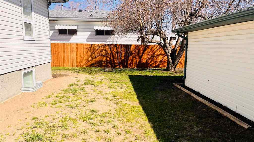MLS® A2212052 - 324 2  W in NONE Bow Island, Residential