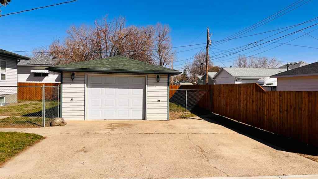 MLS® A2212052 - 324 2  W in NONE Bow Island, Residential