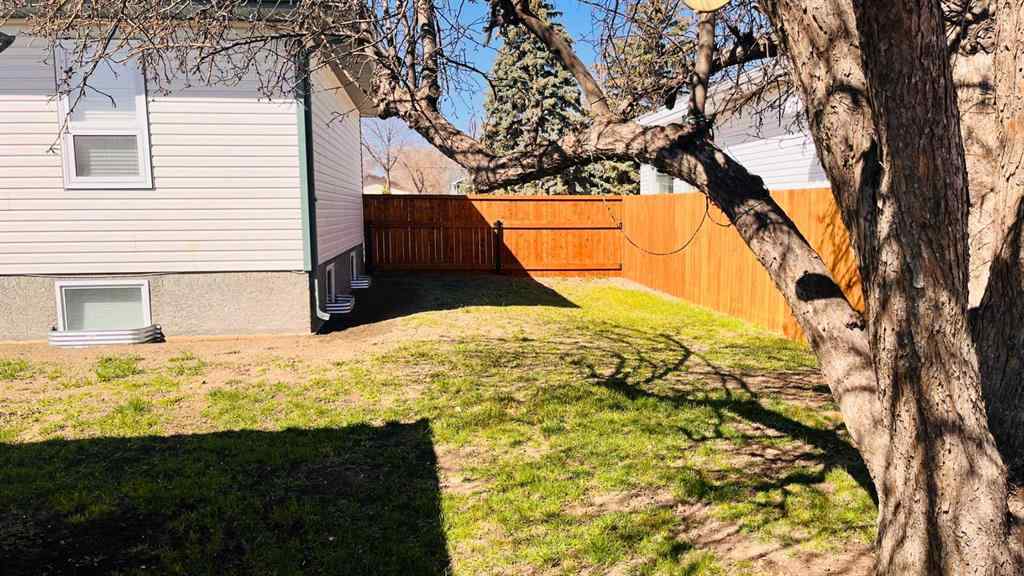 MLS® A2212052 - 324 2  W in NONE Bow Island, Residential