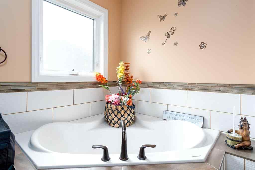 MLS® A2212061 - 79 Harrison Green  in NONE Olds, Residential